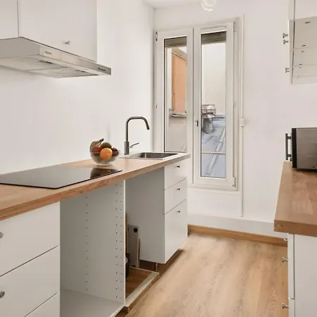 Bright & Peaceful 2br In 10th Apartman *