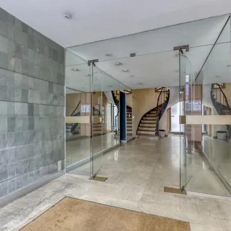 Bright & Peaceful 2br In 10th Apartman
